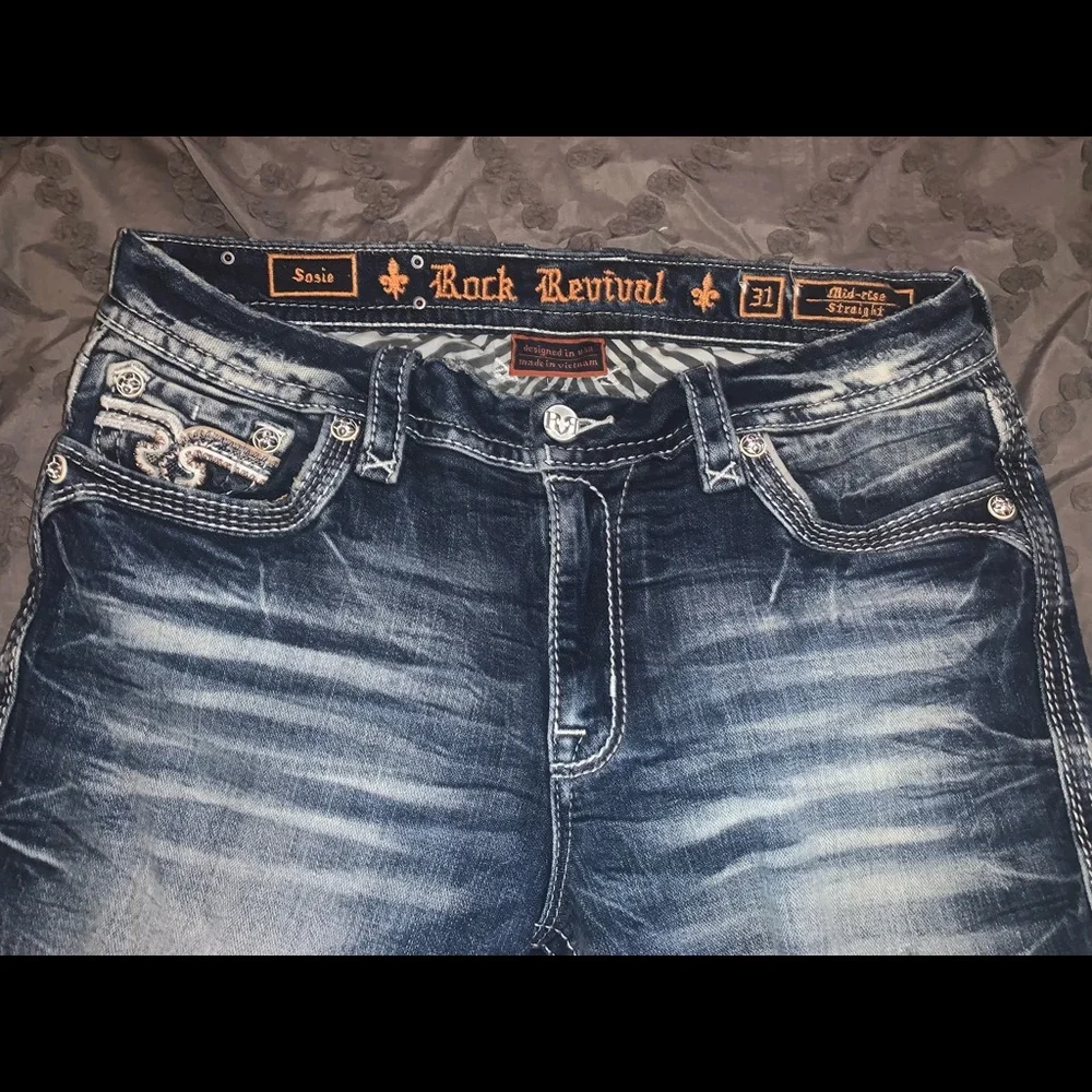 🚫SOLD🚫 New Women’s Rock Revival Sosie Mid-Rise Straight Jeans - Picture 6 of 15